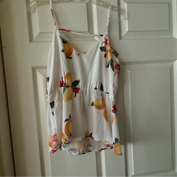 Small Nine Britton Wrap Tank Top Blouse NWT Lemons & Red Flowers - Picture 4 of 8